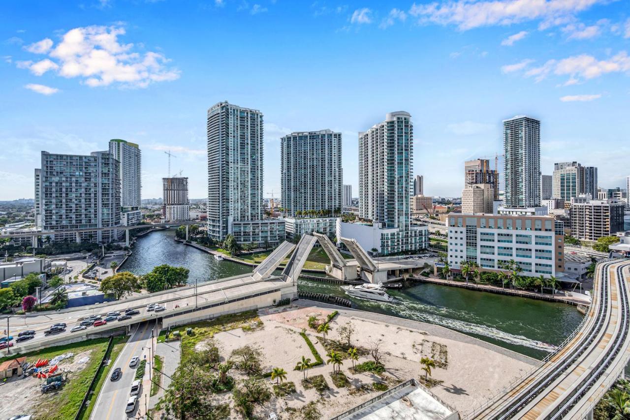 Iconic 2 Bedroom Loft Brickell-Stunning Views Miami Exterior photo